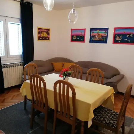 Artemisia 1 * Trogir