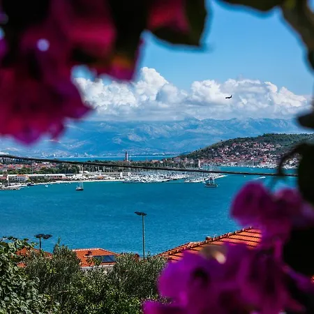 Artemisia 1 شقة *