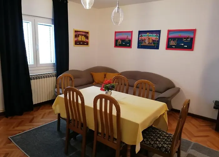 Artemisia 1 * Trogir